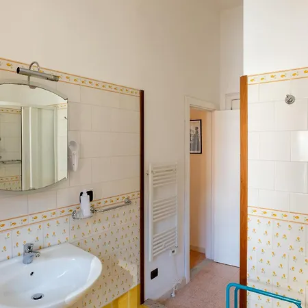 Vittoria Guest House Battipaglia-2
